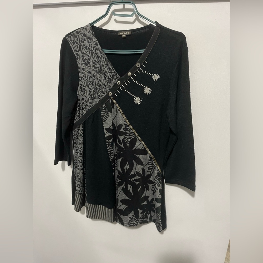 Black and Gray Floral Top